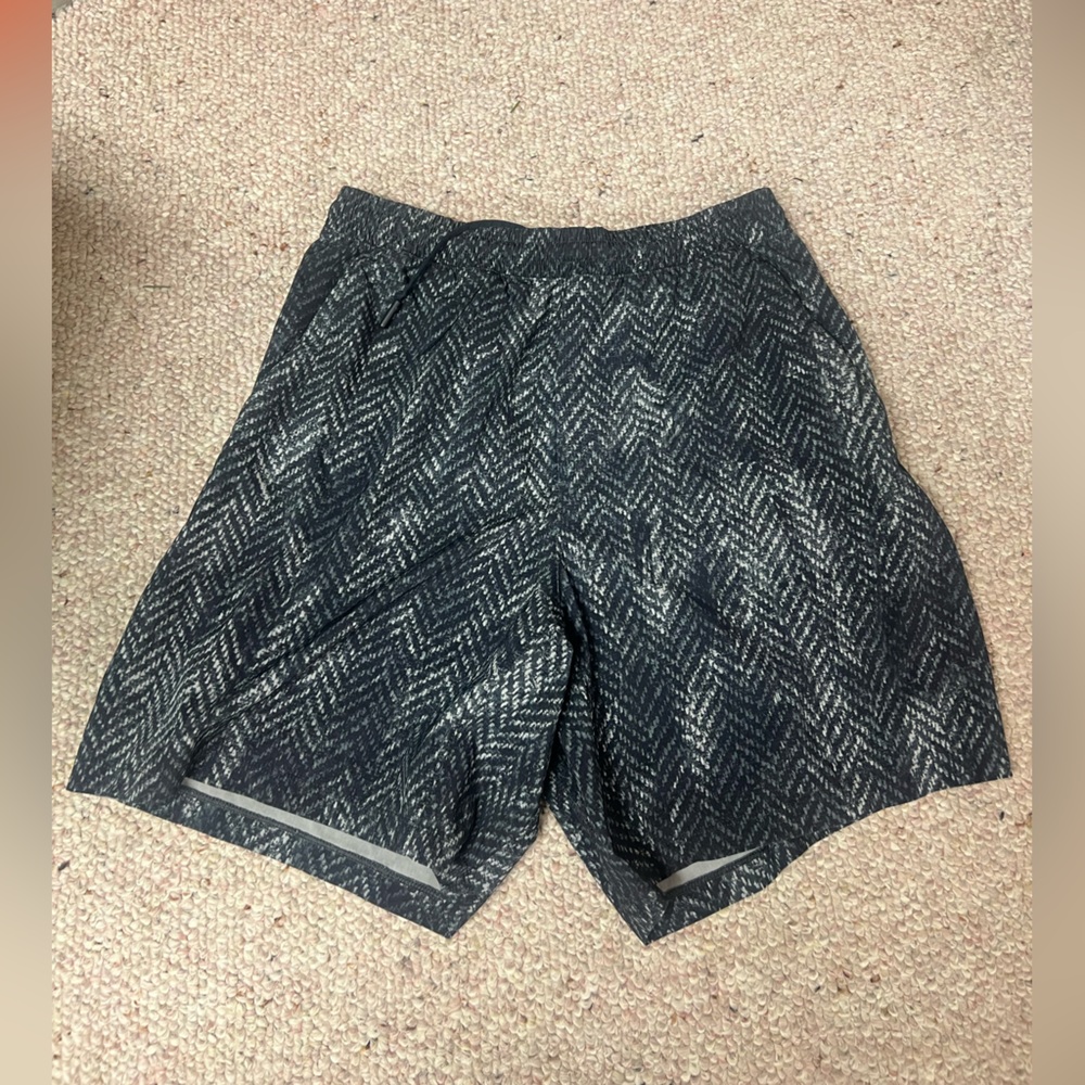 Lululemon Black and Gray Patterned Leggings